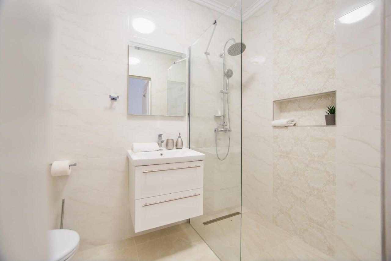 Trio Orange Apartment ออราแด ภายนอก รูปภาพ